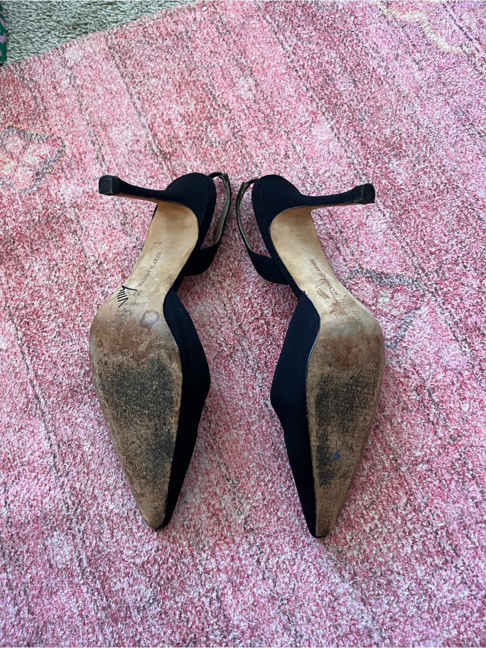 Manolo Blahnik Black Pointed Slingback Stiletto Heels - Picture 3 of 7